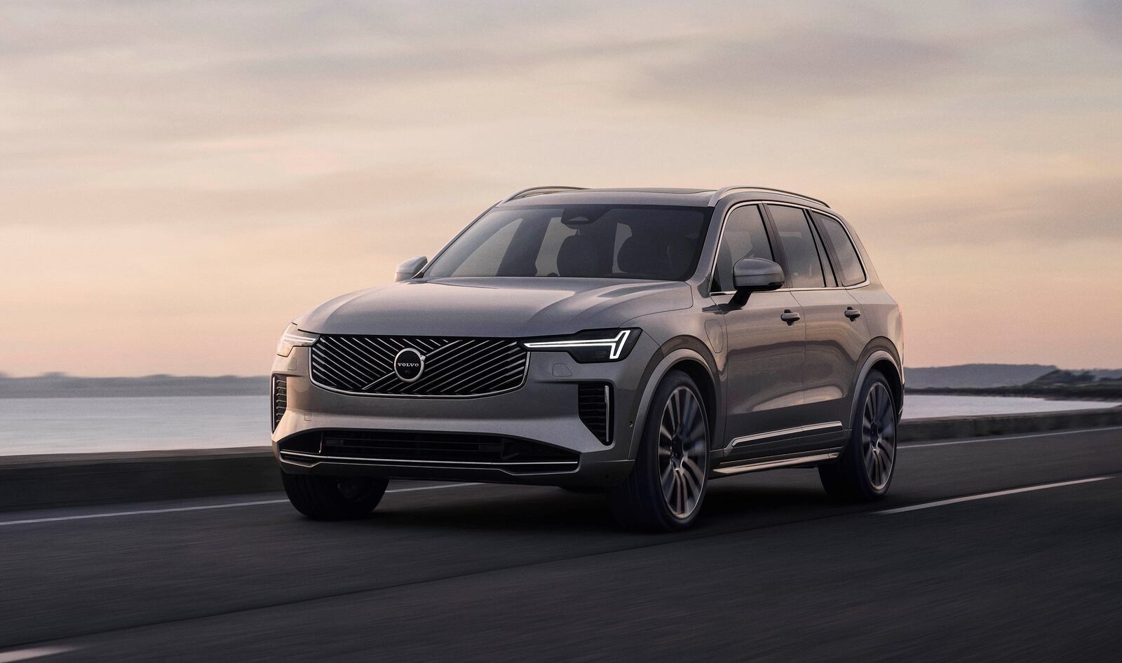 Volvo XC90 T8 Hybrid Is The Quiet Guy At The Back