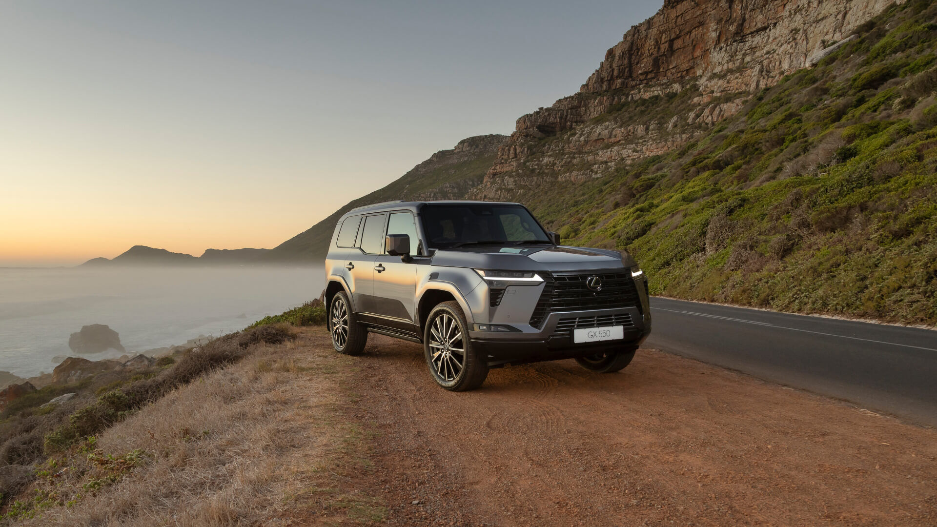 Lexus GX550 is a worthy man of the road